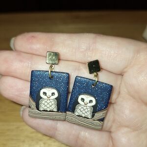 Gold Tone Sparkly Blue Night Time Owl Earrings